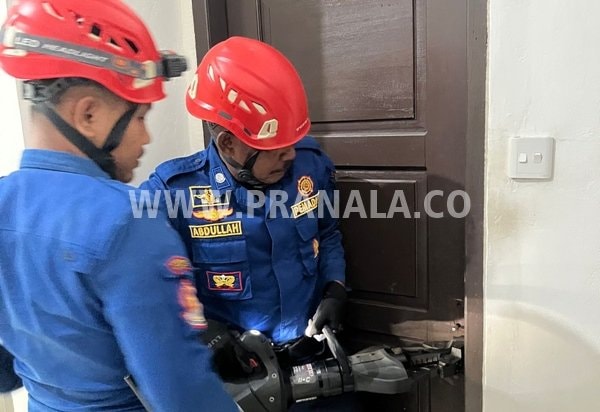 Tim Rescue Damkar Bontang Berhasil Selamatkan Anak Terkunci di Kamar Mandi