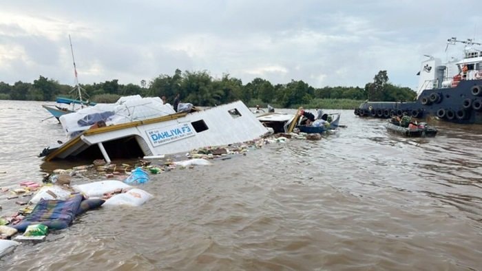 KM Dahliya F3 Tenggelam di Sungai Mahakam Kaltim: 52 Orang Selamat, Diduga Over Kapasitas dan Arus Deras