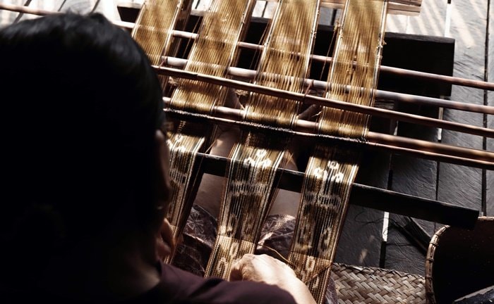 Tenun Ikat Sintang, Kerajinan Khas Kalimantan Hanya Boleh Dikerjakan Perempuan