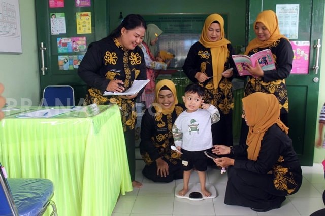 Posyandu Menur II Kodim 0908/Bontang Gelar Operasi Timbang Serentak Jilid 2, Wujud Komitmen Lawan Stunting