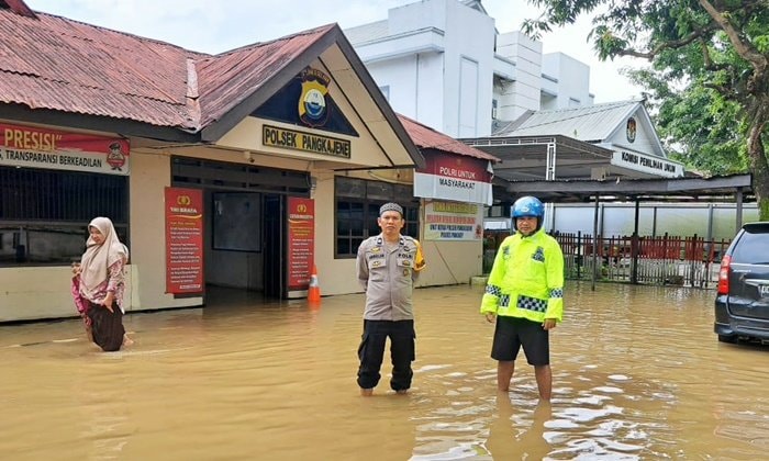 Banjir Rendam Mapolsek Pangkajene, Air Capai 30 Sentimeter