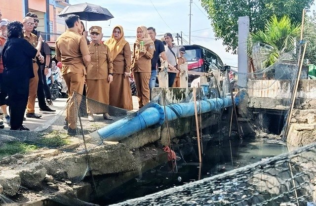Atasi Penumpukan Sampah, Jaring Dipasang di Sungai Sekitar Pasar Tamrin Bontang