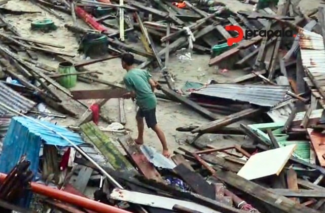 Gelombang Pasang Robohkan Tiga Rumah di Balikpapan, Pemkot Kaji Relokasi Warga