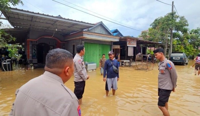 Banjir Rendam Sangatta, Polres Kutim Peringatkan Ancaman Buaya dan Ular