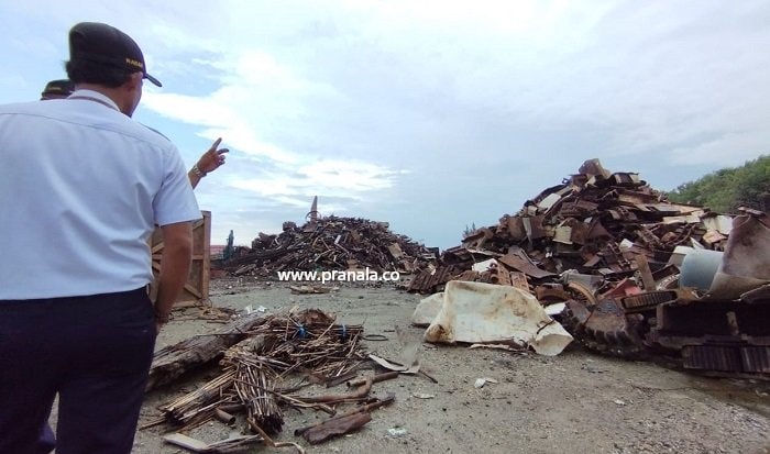 Tumpukan Besi Tua di Tanjung Laut Indah Menggunung, Lurah dan DLH Kompak Sebut Ilegal