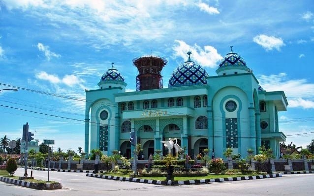 Jalan-Jalan ke Masjid Agung Al-Hijrah Bontang; Dulunya Lapangan Sepak Bola, Mayoritas Ornamen Hijau