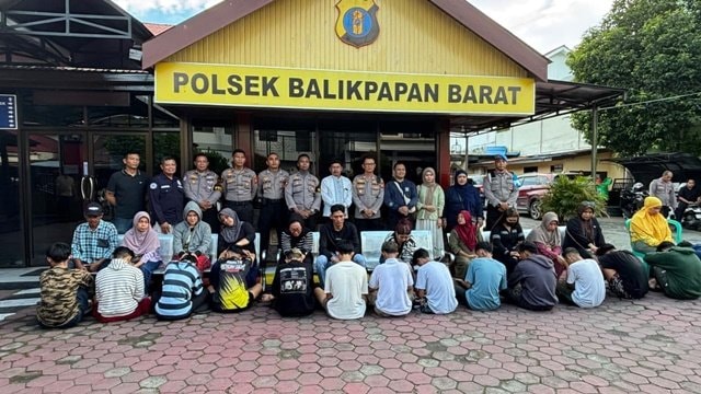 Tawuran Remaja di Balikpapan Digagalkan Polisi, 14 Anak Diamankan, Celurit hingga Busur Disita