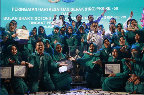 TP PKK Kutai Timur Juara Lomba HKG Kaltim ke-50