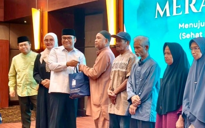 Ramadan Berbagi, TP PKK dan Hotel Blue Sky Balikpapan Salurkan Paket Sembako untuk Ratusan Lansia