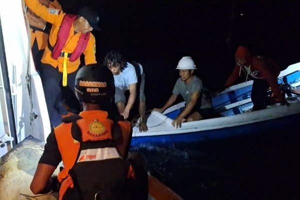 Kapal Mati Mesin di Laut Balikpapan, Begini Kondisi 3 Pemancing