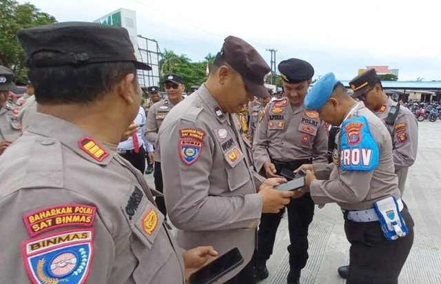 Operasi "Bersih dari Jerat Perjudian", Polresta Balikpapan Periksa Handphone Anggota Polri