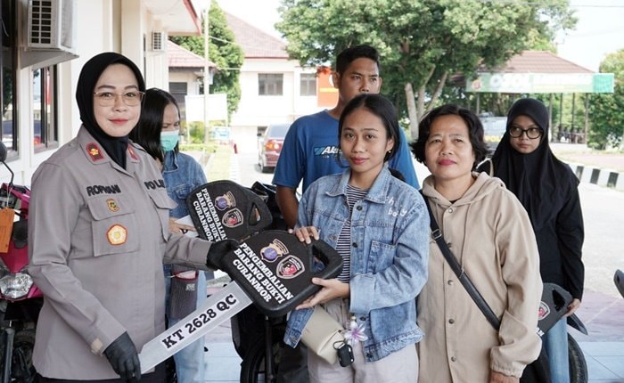 Polres Bontang Kembalikan Tujuh Motor Curian kepada Korban