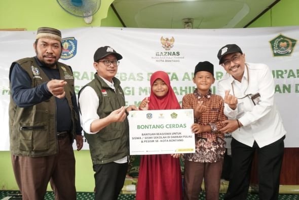 Baznas Bontang Salurkan Bantuan untuk Pesisir, Masjid hingga Sekolah Dapat Fasilitas Baru