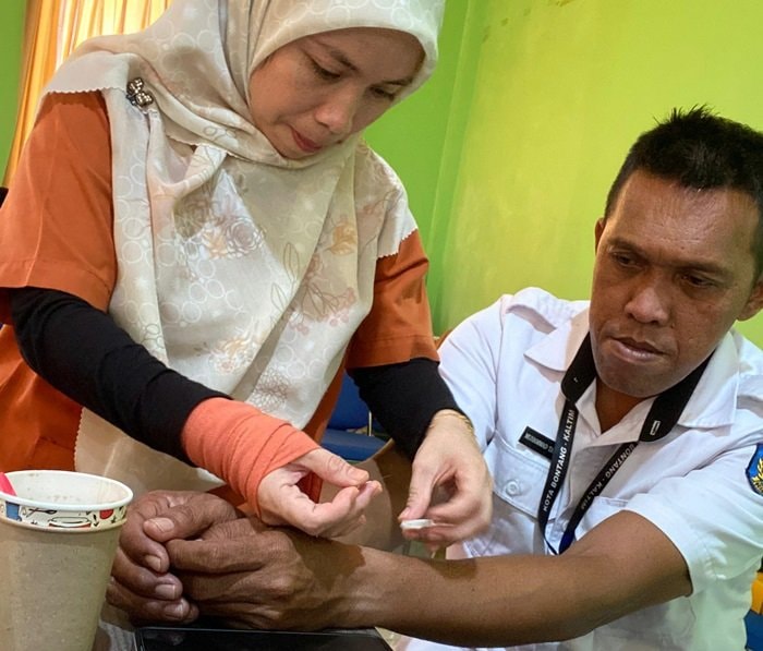 Ramai Diminati, Pengobatan Akupuntur dan Herbal di Puskesmas Bontang Barat