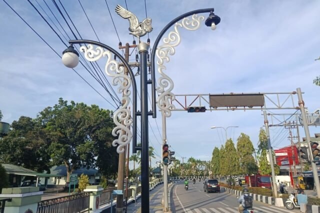 Enam Penutup Lampu Trotoar Jalan MT Haryono Bontang Dilaporkan Lenyap