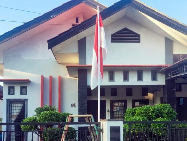 Ketua RT 21 Bontang Baru Ajak Warganya Kibarkan Bendera Merah Putih Sebulan Penuh