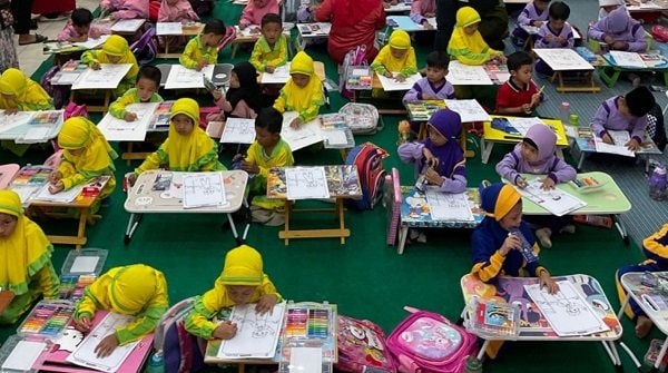 Meriahnya HUT Kemerdekaan RI ke-78 di Lok Tuan; Mulai Lomba Gaple sampai Mewarnai