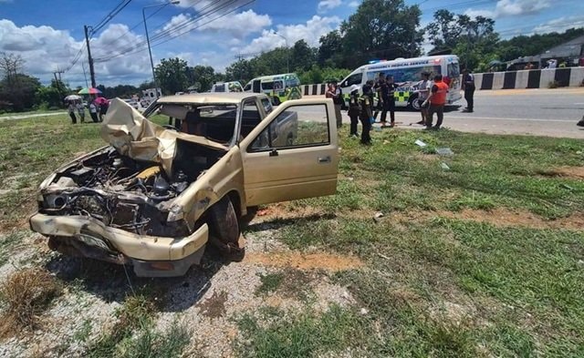 Bocah 11 Tahun Bawa Truk Pikap Ortunya, 8 Biksu Tewas Ditabrak