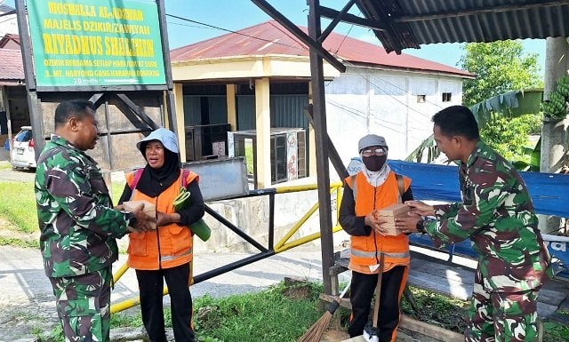 Jumat Berkah Kodim 0908/Bontang, Nasi Kotak Gratis untuk Masyarakat