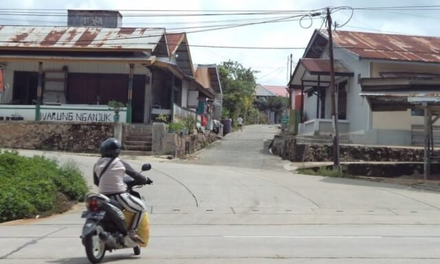 Putusan MK Bikin Warga Sidrap Bingung: Bantuan Bontang Berhenti, KTP Kutim Belum Jadi
