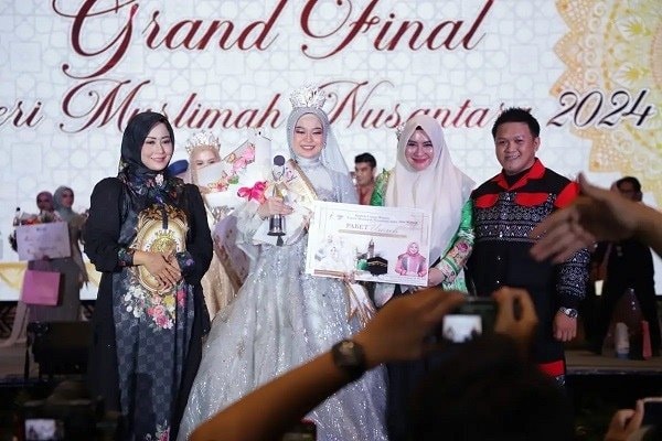 Mahasiswa asal Samarinda, Annisa Azizah Akbar Terpilih sebagai Puteri Muslimah Nusantara 2024