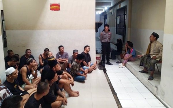 Di Balik Jeruji, Tahanan Polres Bontang Mulai Hari dengan Olahraga dan Doa