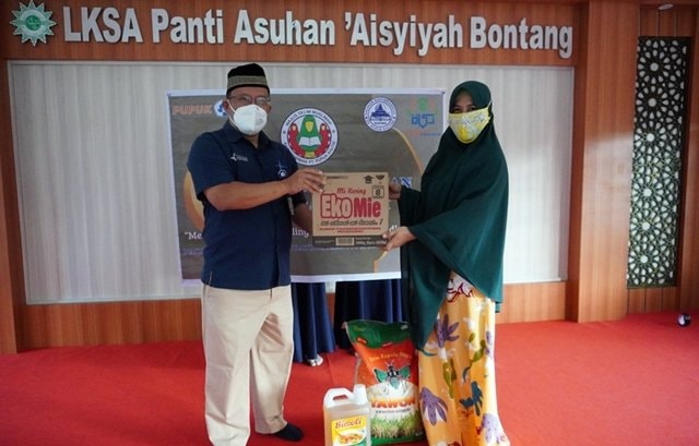 Jelang Ramadan, UPZ Pupuk Kaltim Salurkan Zakat Rp122,04 Juta bagi Puluhan Mustahik di Bontang