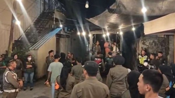 Satpol PP Samarinda Gerebek 4 Lokasi, 15 Pasangan Tak Resmi dan Manusia Silver Diamankan