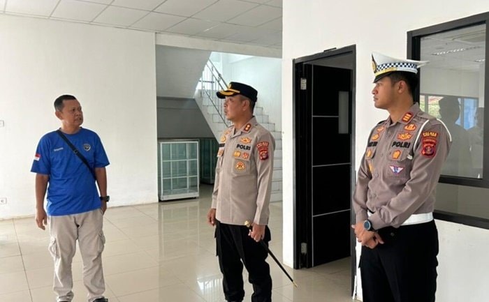 Polres Kutim Sidak Terminal Sangatta Jelang Mudik Lebaran, Pastikan Kelayakan Kendaraan