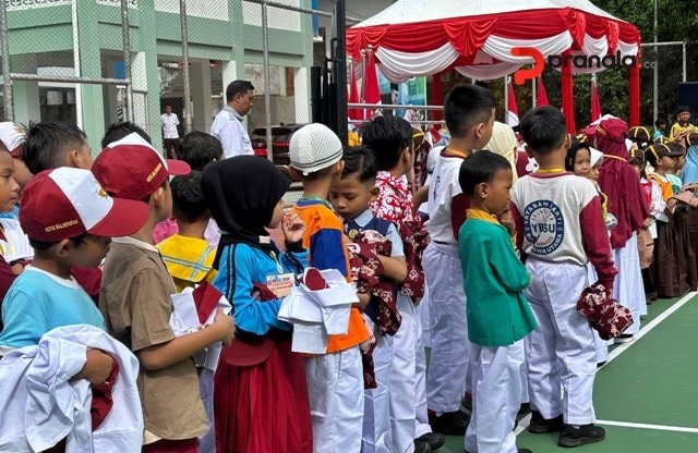 Bikin Iri! Siswa Baru di Balikpapan Dapat 3 Pasang Seragam Gratis, Ada Batik Khasnya