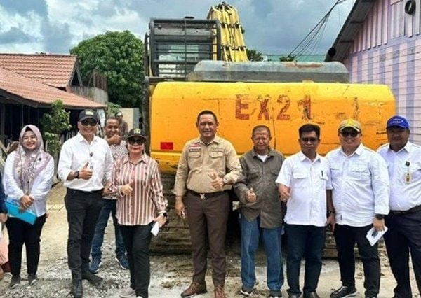 Wakil Ketua DPRD Kaltim Tinjau Proyek Drainase Senilai Rp6 Miliar