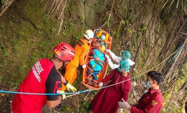 Hidup Sebatang Kara, Warga Terlantar Dievakuasi