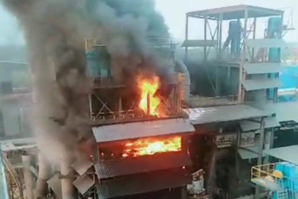 Pabrik Smelter Nikel di Sanga-Sanga Terbakar, Pekerja asal Tiongkok Tewas