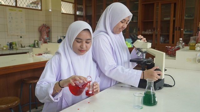 Kemendikbud Hapus Jurusan IPA, IPS, dan Bahasa di SMA, Loh Kenapa?