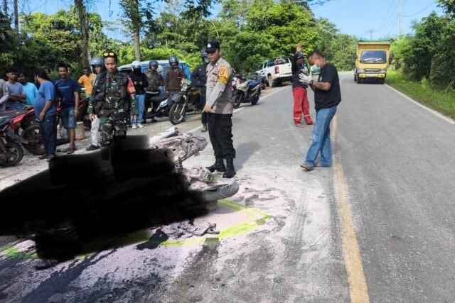 Hindari Lubang Jalan, 2 Pemotor Tewas Kecelakaan di Kutim