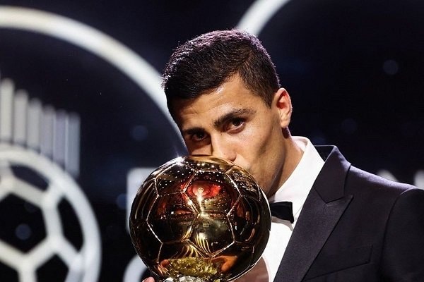 Rodri Raih Ballon d'Or 2024, Kalahkan Vinicius Junior di Tengah Kontroversi