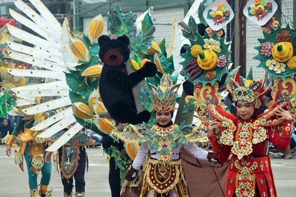 Bumi Etam Buktikan Pesonanya, Karnaval Budaya Disambut Antusias Warga Samarinda