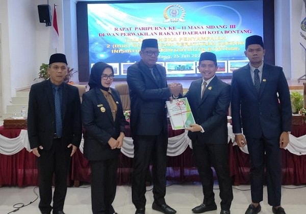 Dua Raperda Inisiatif Pemkot Mulai Dibahas Seluruh Fraksi DPRD Bontang