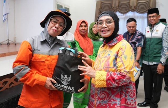 Ratusan 'Pasukan Kuning dan Hijau" Bontang Terima Paket Sembako Ramadan