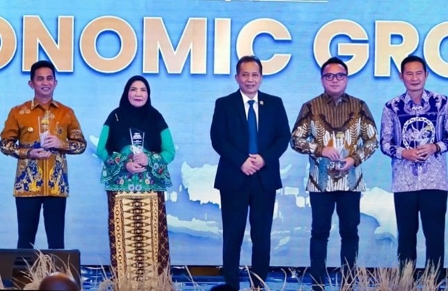 Rahmad Mas’ud Raih NGA 2026, Balikpapan Unggul Pertumbuhan Ekonomi