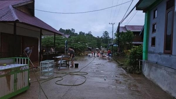 Banjir Perlahan Surut, Pasokan Listrik di Mahakam Ulu Belum Pulih