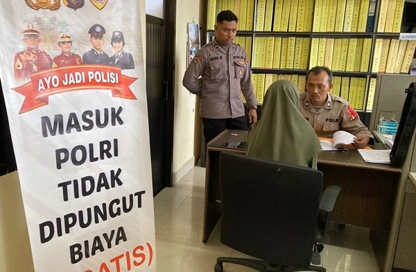 Warga Bontang Antusias Daftar Bakomsus Polri Bidang Perikanan dan Gizi