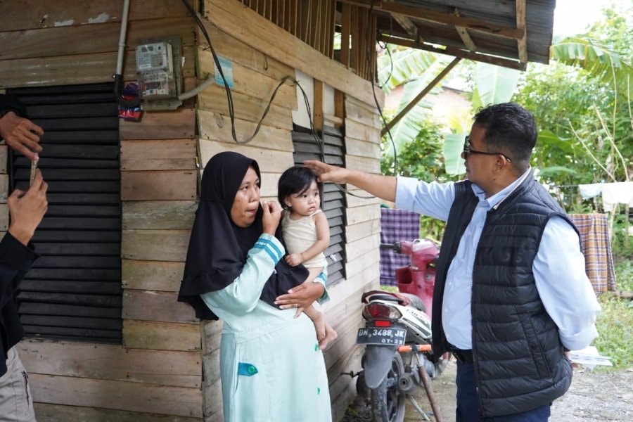 Akmal Malik Salurkan Bantuan Stunting di Pasangkayu