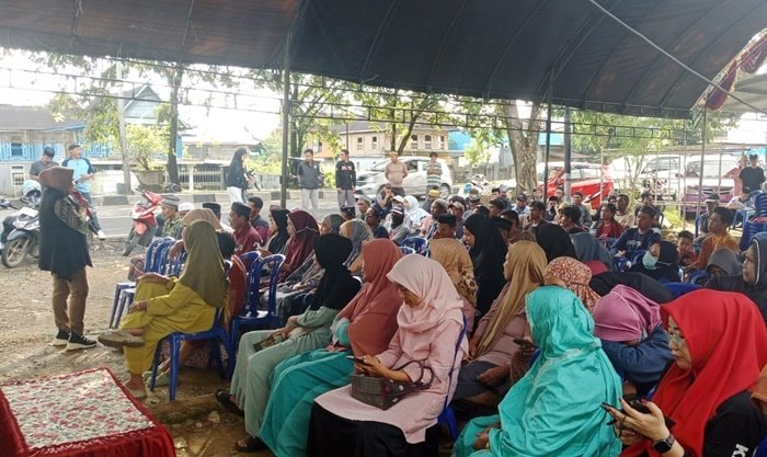Reses di Maccini Oto, Warga Pangkep Curhat soal Sampah, BPJS hingga Pupuk