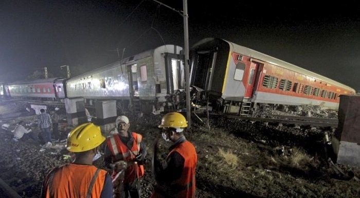 Tabrakan Kereta Api di India, 207 Orang Meninggal Dunia