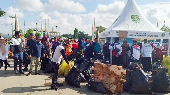 Bupati Kutim Ajak Warga Galakkan Gerakan Jumat Bersih Mulai dari RT