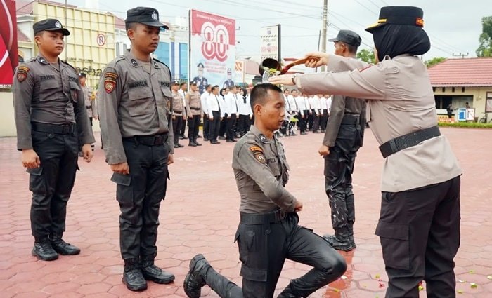 27 Bintara Remaja Polres Bontang Jalani Pembinaan Tradisi