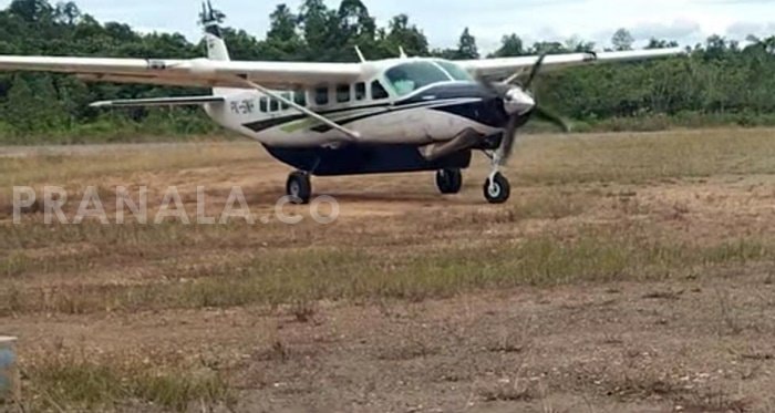 Operasional Bandara Uyang Lahai Terkendala Landasan Tanah dan Cuaca