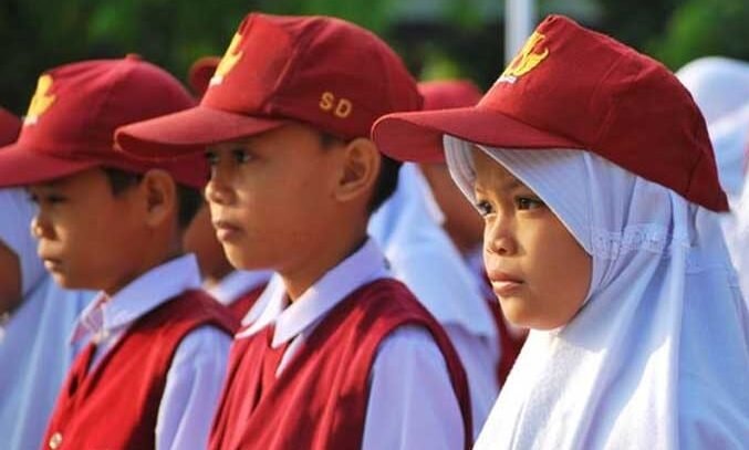 Disdikbud Kutim Larang Sekolah Memaksa Pembelian Seragam Baru