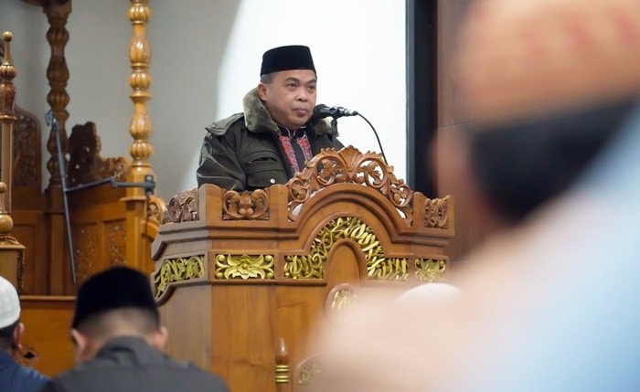 Subuh Berjamaah di Masjid Terapung, Wawali Bontang Ajak Warga Makmurkan Masjid dan Perkuat Gotong Royong
